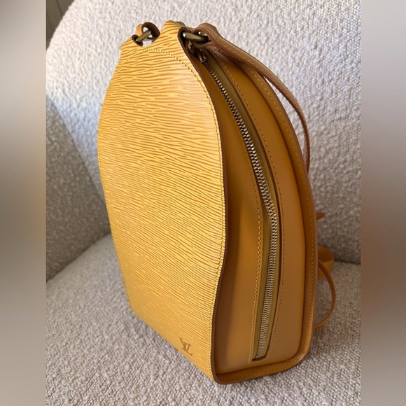 Authentic Louis Vuitton Vintage Epi Mabillon Backpack - Picture 2 of 7